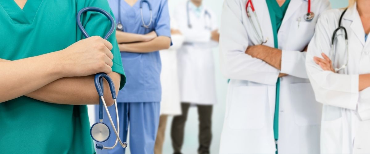 Estetik Uzmanı Seçimi: Nelere Dikkat Etmeli?