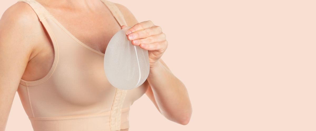 Meme Büyütme Ameliyatı: Kimler İçin Uygun? Riskleri Neler?